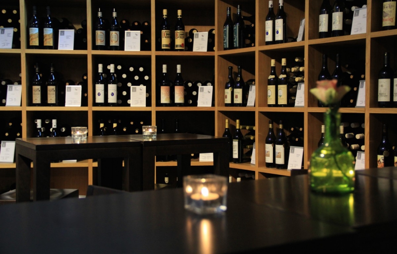 boutique-RAMATUELLE-min_wine_vinorama_wine_bottle_cellar_red_wine_wines_storage_wine_rack-1077047